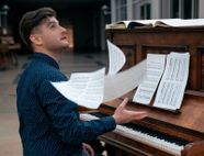 Klavierabend mit Nikolai Denisov - Mit meinem Klavier um die Welt
