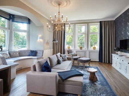 Schlosscafé &-restaurant im Schloss Kaarz Schlosscafé &-restaurant im Schloss Kaarz