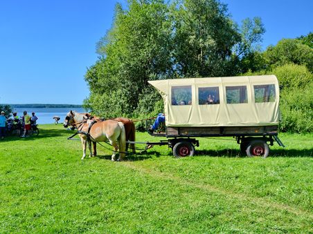 Familienfeier mit ÜN ab 20 Pers. Familienfeier mit ÜN ab 20 Pers.