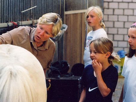 Reitlehrgänge für Kinder in den Sommerferien Reitlehrgänge für Kinder in den Sommerferien