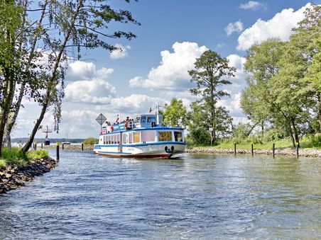 Schiffstouren ab Malchow Schiffstouren ab Malchow